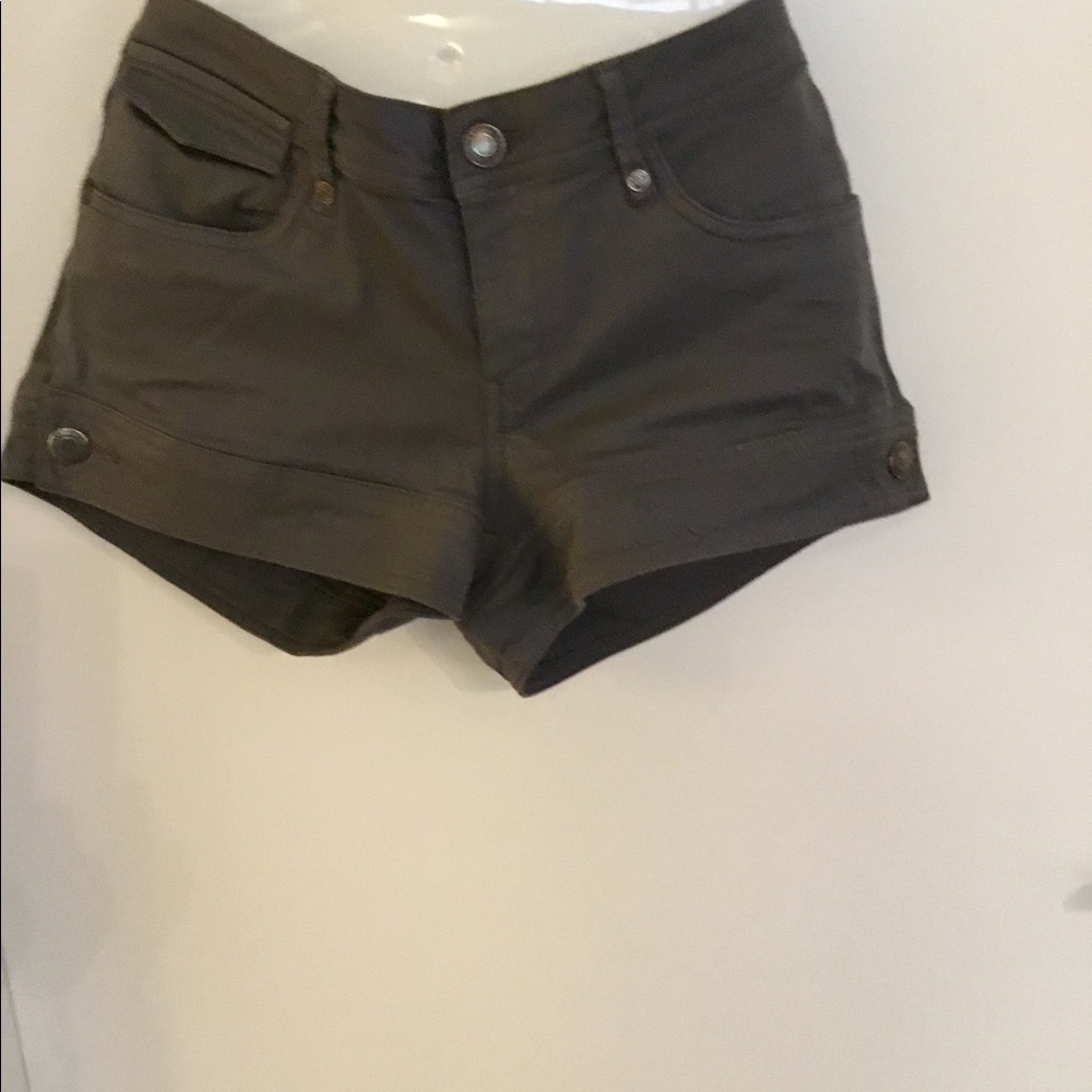 Max Rave.  Gray Short. Size 9 $40 - Picture 4 of 11